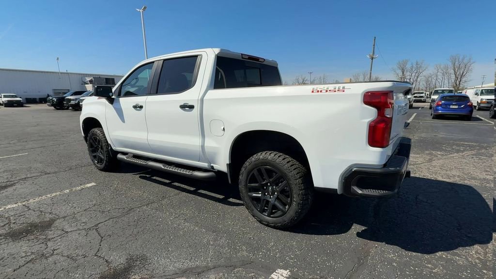 Used 2025 Chevrolet Silverado 1500 LT Trail Boss w/ Convenience Package II AWD/4WD image 6