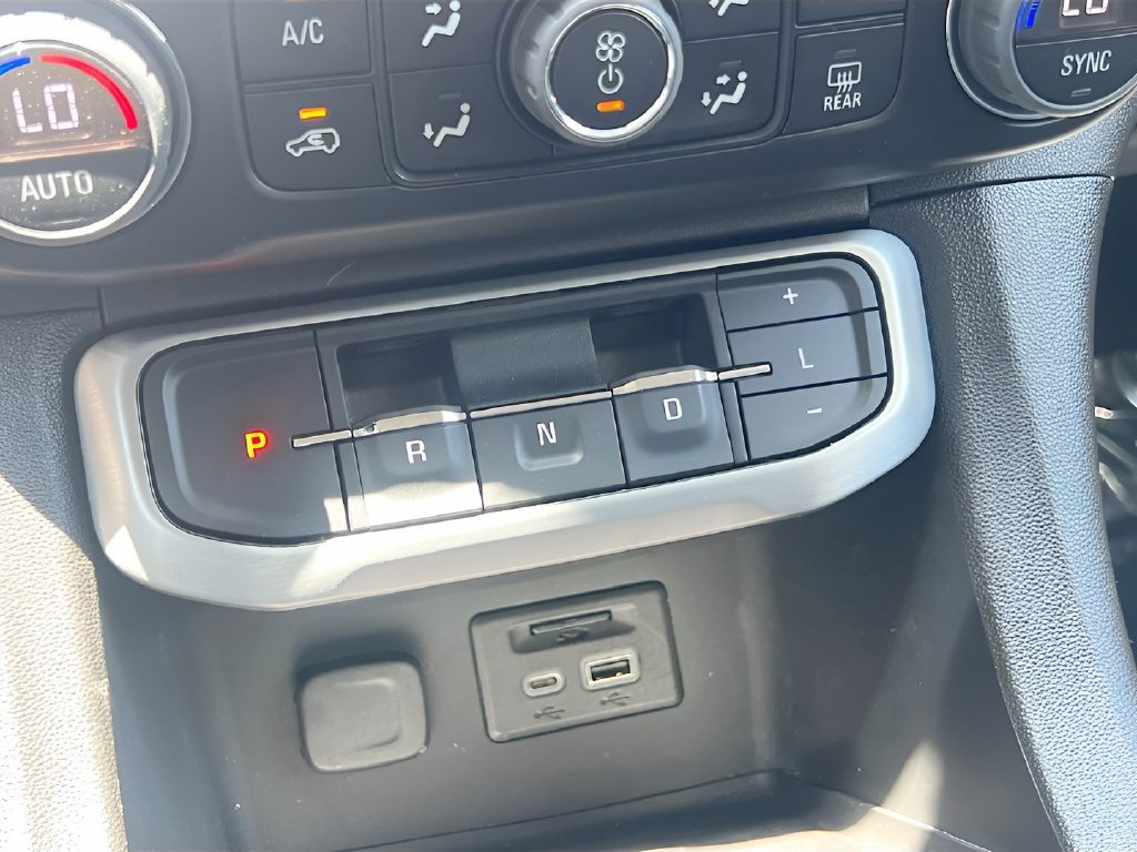 Used 2023 GMC Acadia SLT AWD/4WD image 17