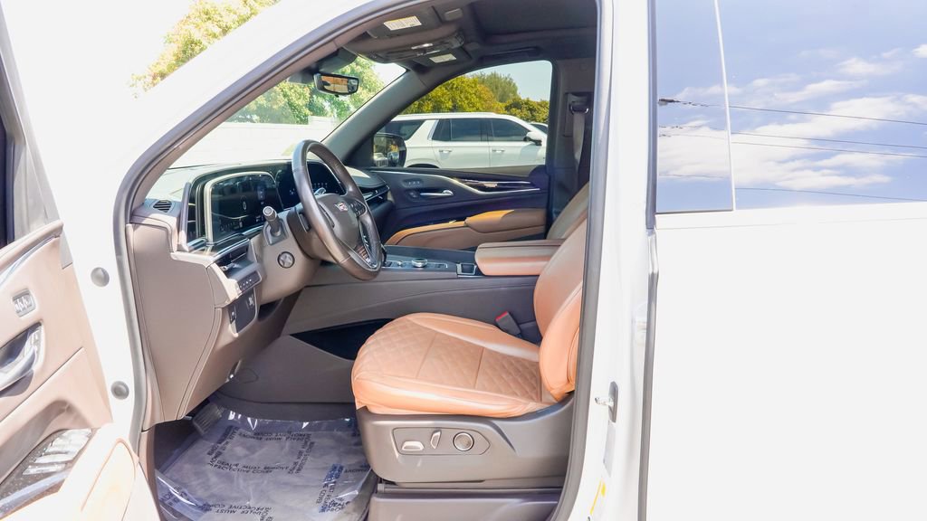 Certified 2021 Cadillac Escalade ESV Premium Luxury w/ LPO, Radiant Package AWD/4WD image 14