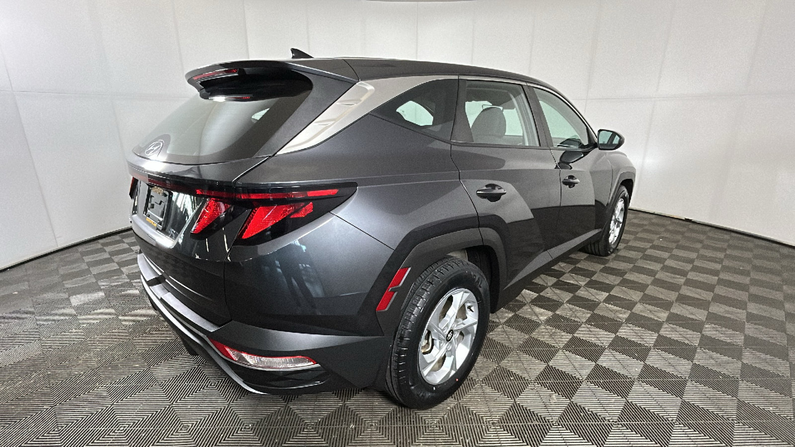 Used 2024 Hyundai Tucson SE FWD image 3