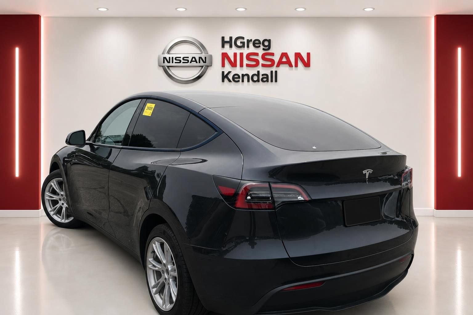 Used 2024 Tesla Model Y Long Range RWD image 2