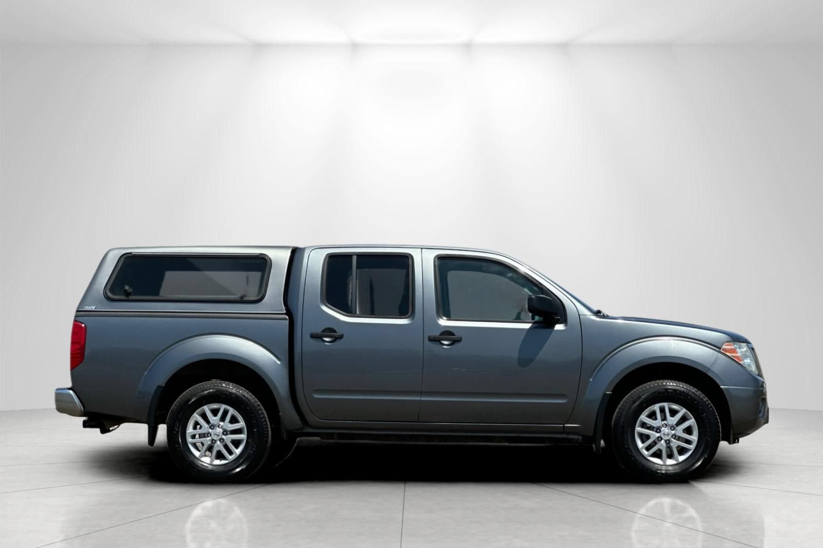 Used 2016 Nissan Frontier SV AWD/4WD image 2