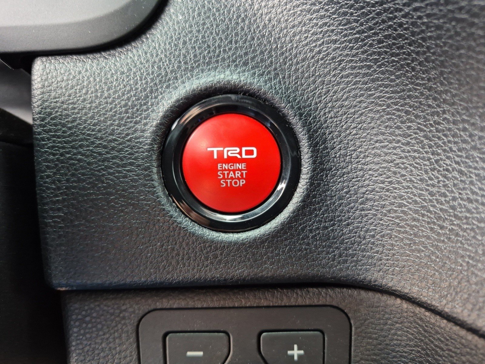 Used 2026 Toyota Tundra SR5 w/ TRD Off-Road Package AWD/4WD image 31
