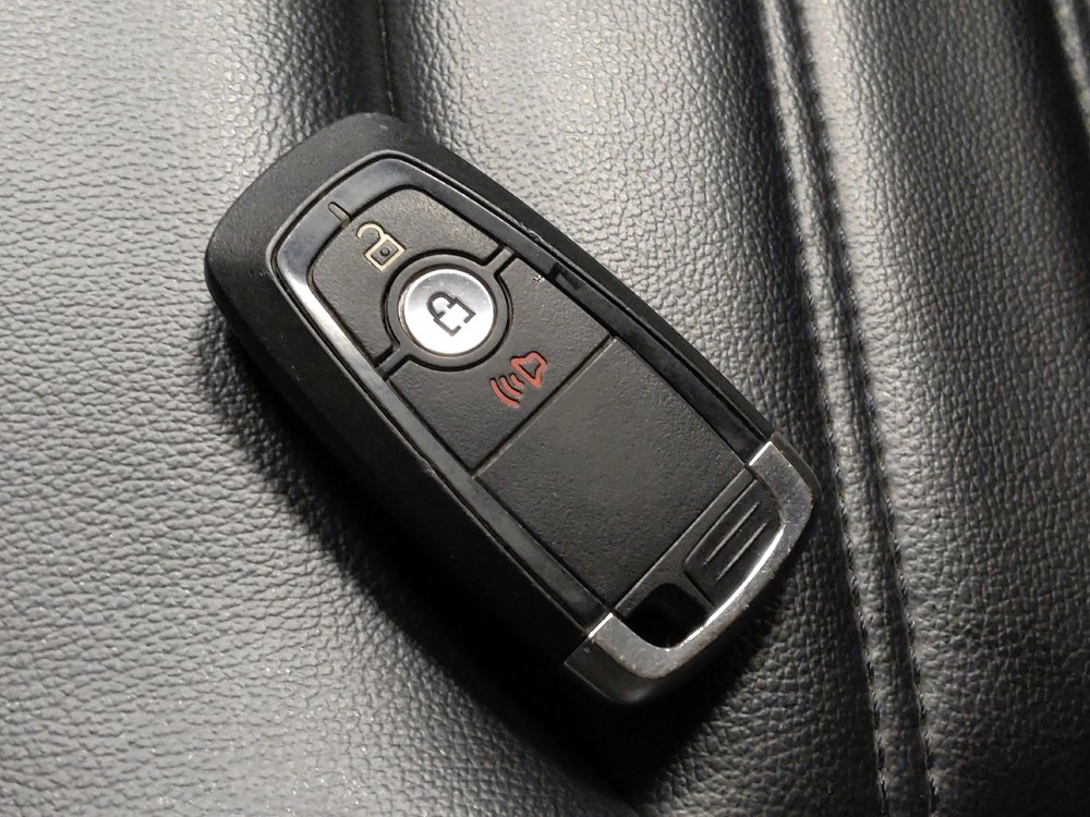 Used 2023 Ford Edge SEL image 32