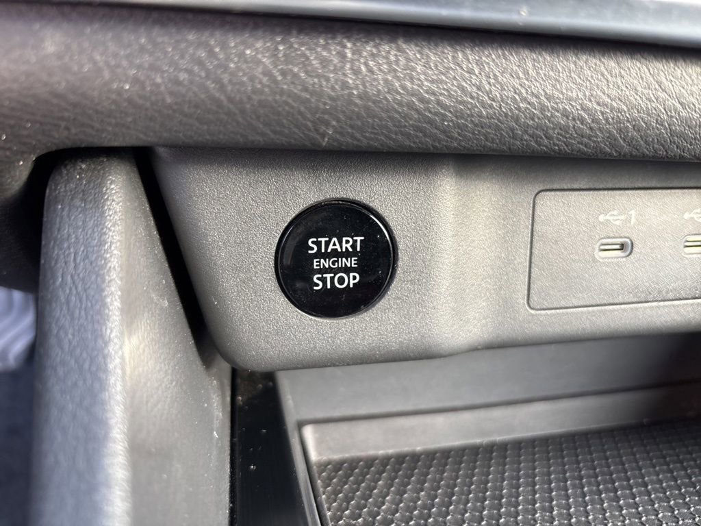 Certified 2026 Nissan Rogue SV AWD/4WD image 33