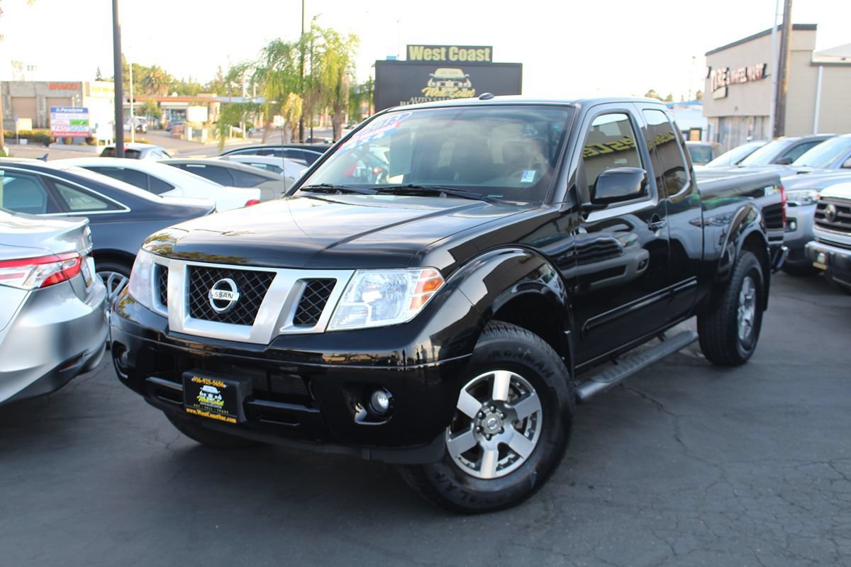 Used 2013 Nissan Frontier PRO-4X AWD/4WD image 36