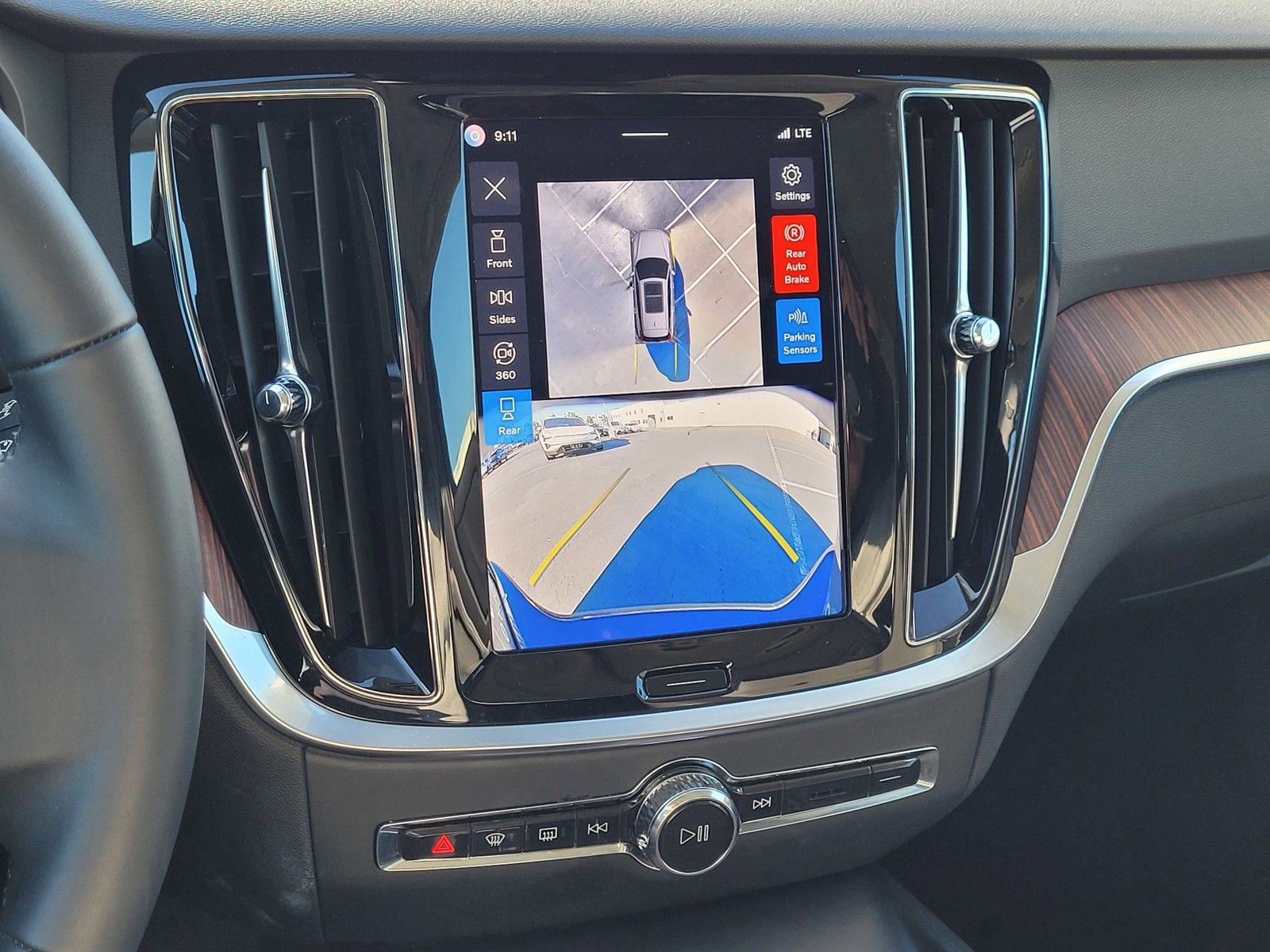 Certified 2025 Volvo V60 B5 Cross Country Plus image 22