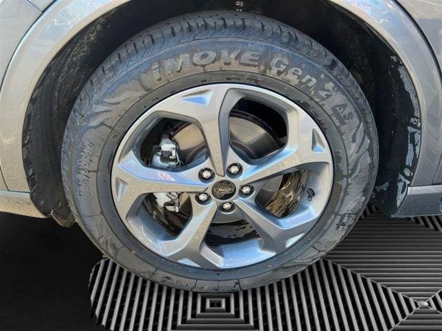 Used 2023 Ford Escape ST-Line image 11