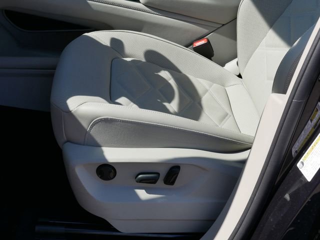 Certified 2025 Volkswagen Atlas SE image 14