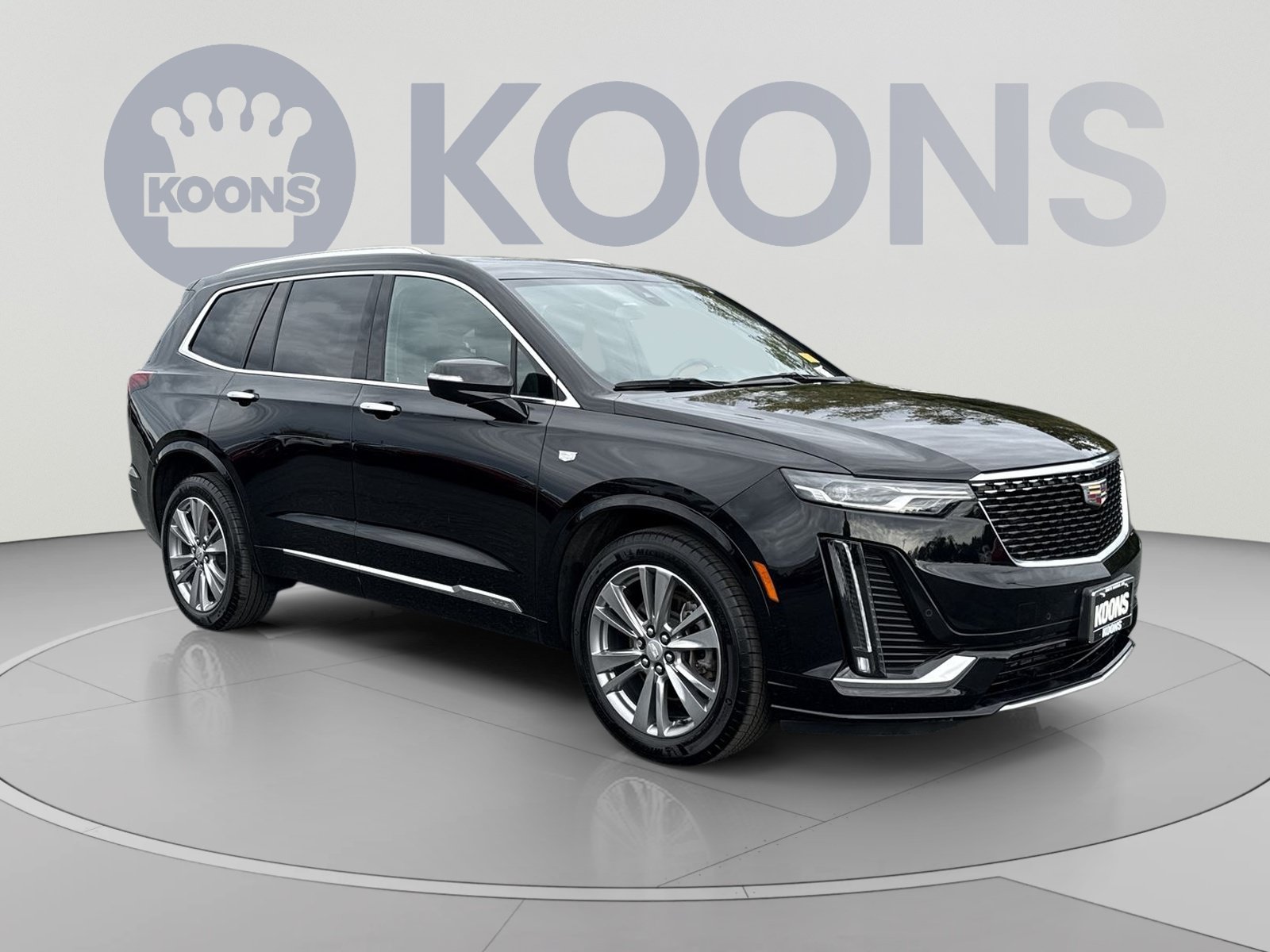 Used 2023 Cadillac XT6 Premium Luxury AWD/4WD image 2