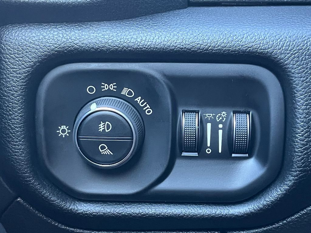 New 2026 RAM 1500 4x4 Crew Cab image 12