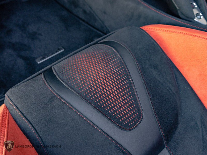 Used 2026 McLaren 750S RWD image 29