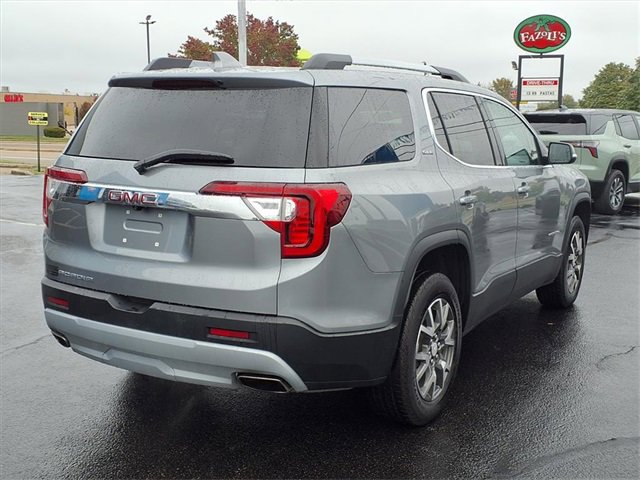 Used 2023 GMC Acadia SLE w/ Driver Convenience Package image 4