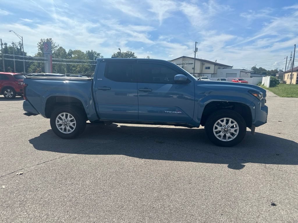 Used 2026 Toyota Tacoma SR5 AWD/4WD image 4