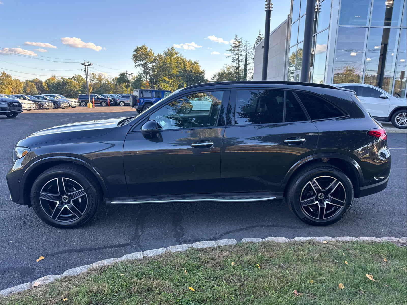 Used 2026 Mercedes-Benz GLC 300 4MATIC image 4