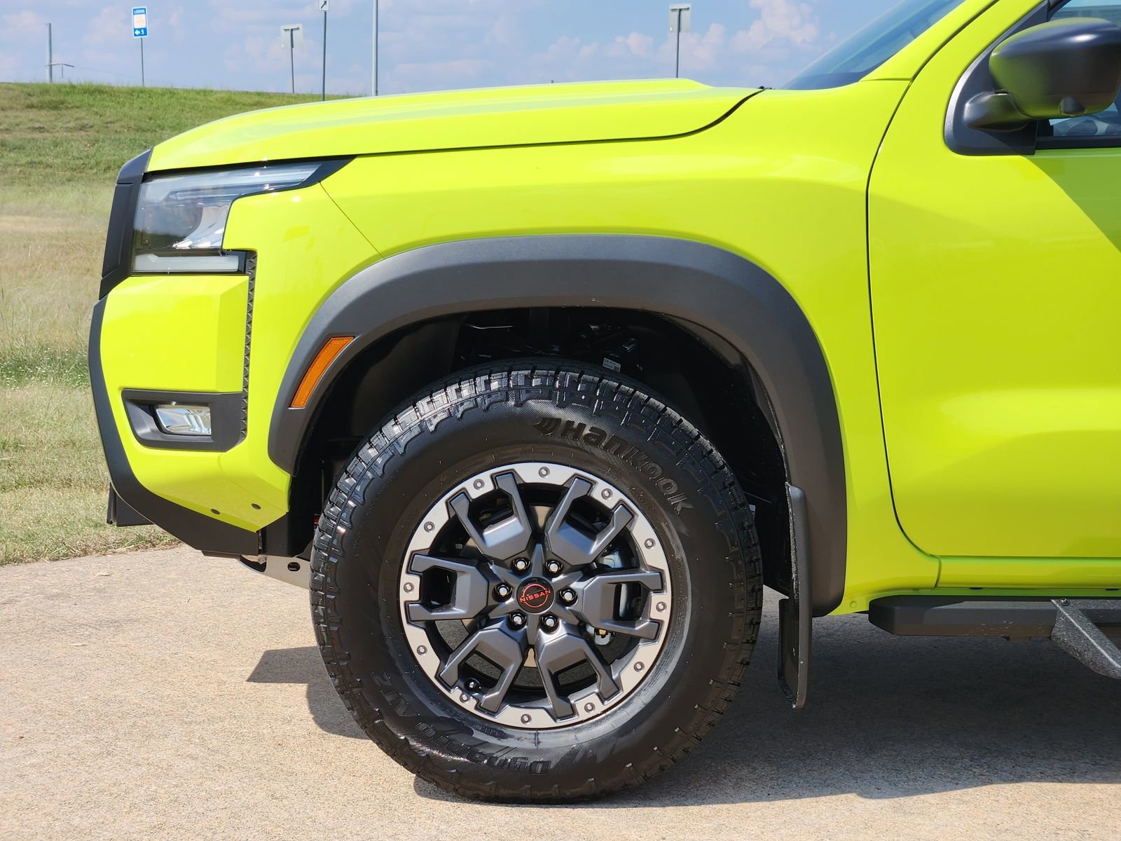 New 2026 Nissan Frontier PRO-4X w/ Pro-4x Convenience Package image 9