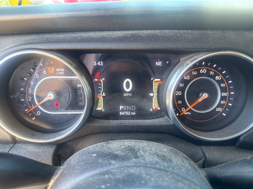 Used 2018 Jeep Wrangler Unlimited Sahara AWD/4WD image 16