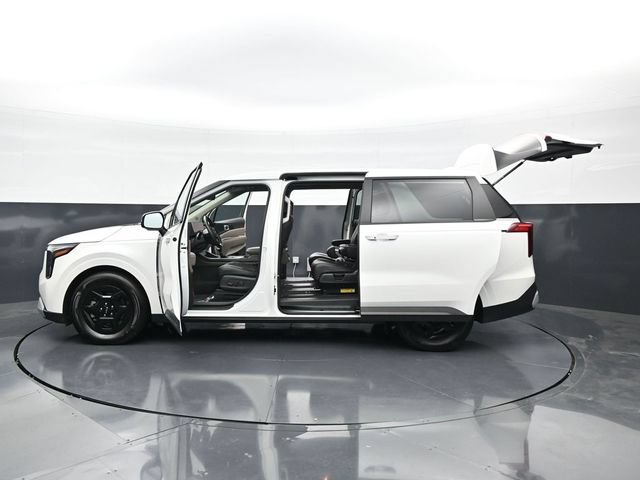 Used 2026 Kia Carnival FWD image 50