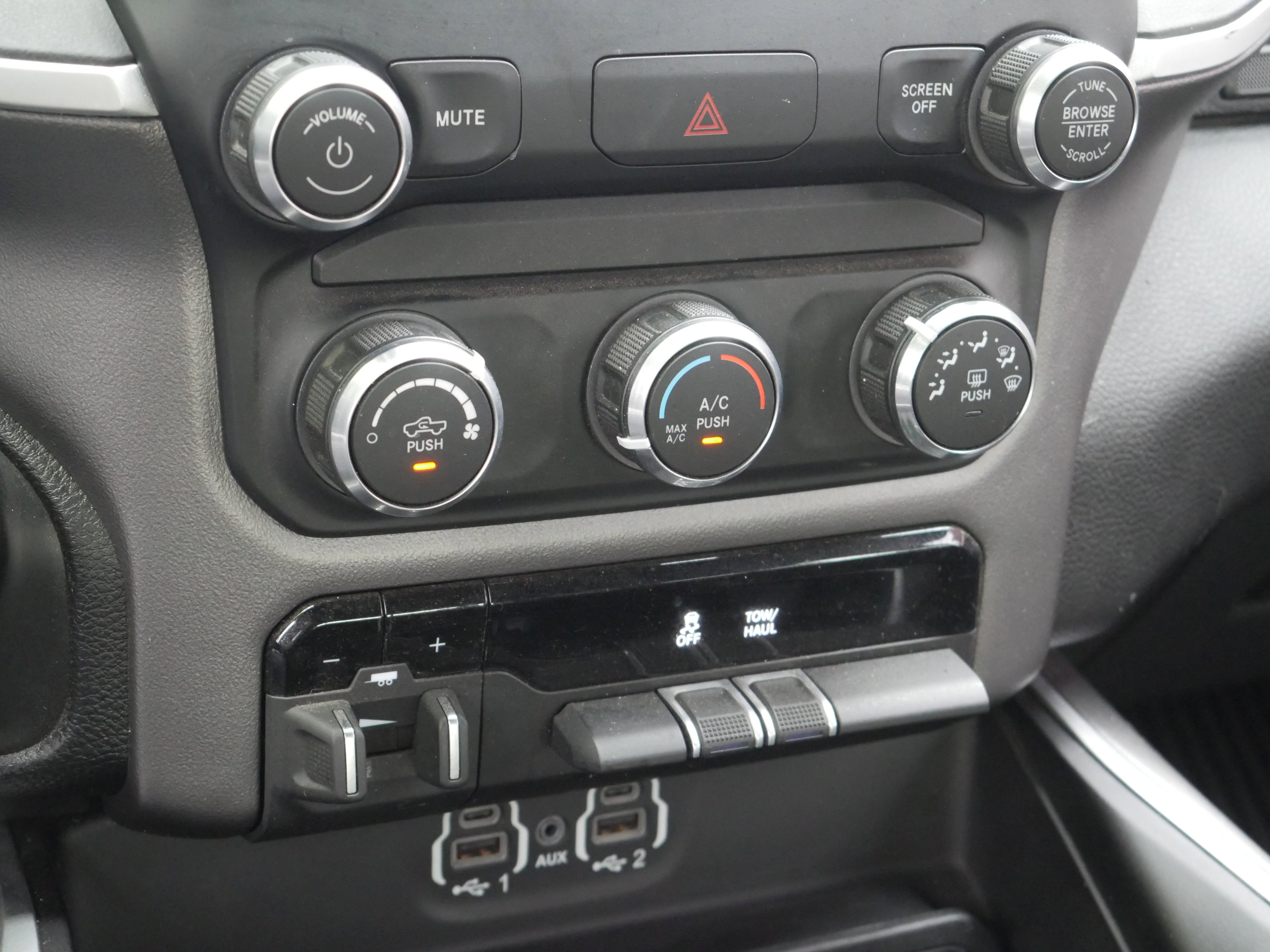 Used 2022 RAM 1500 Big Horn AWD/4WD image 13