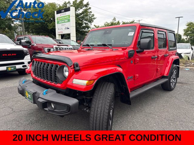 Used 2024 Jeep Wrangler Unlimited w/ Convenience Group AWD/4WD image 3