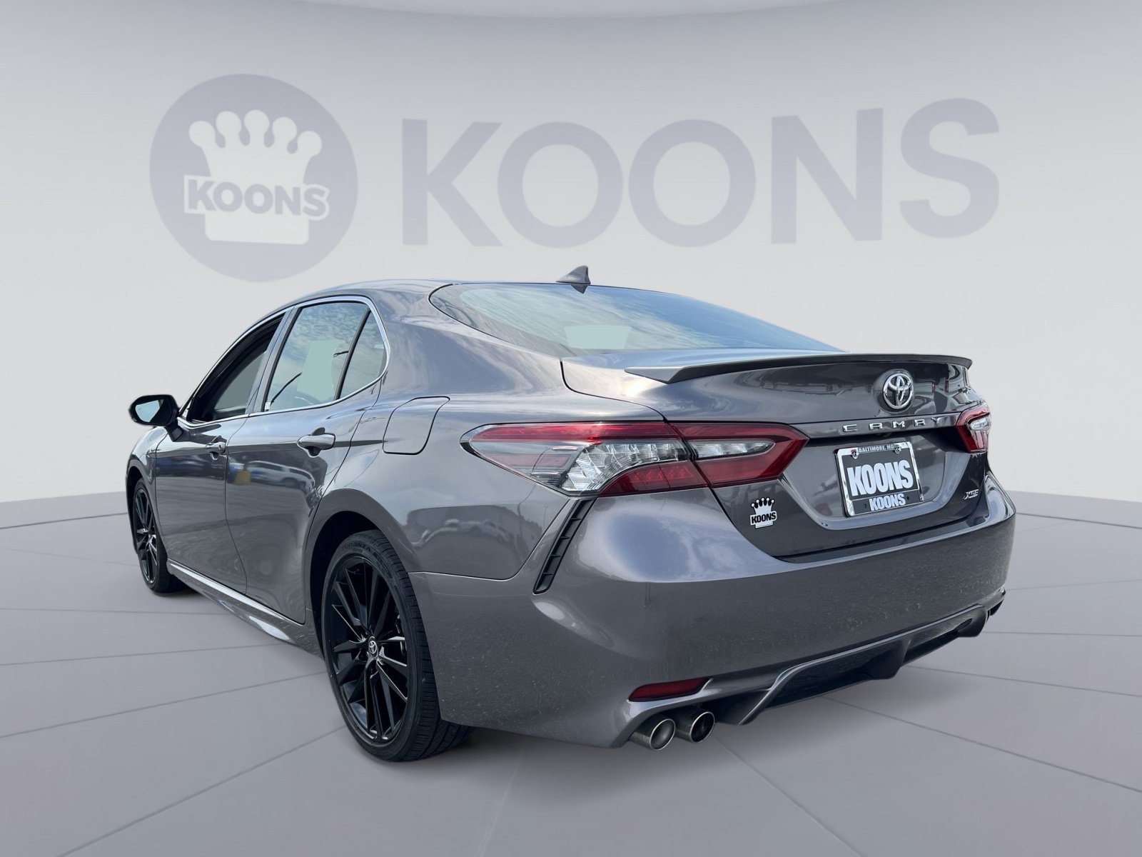 Used 2024 Toyota Camry XSE FWD image 4