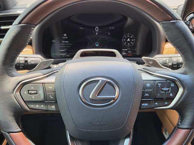 Used 2026 Lexus LX 600 4WD w/ Accessory Package (Z1) image 24