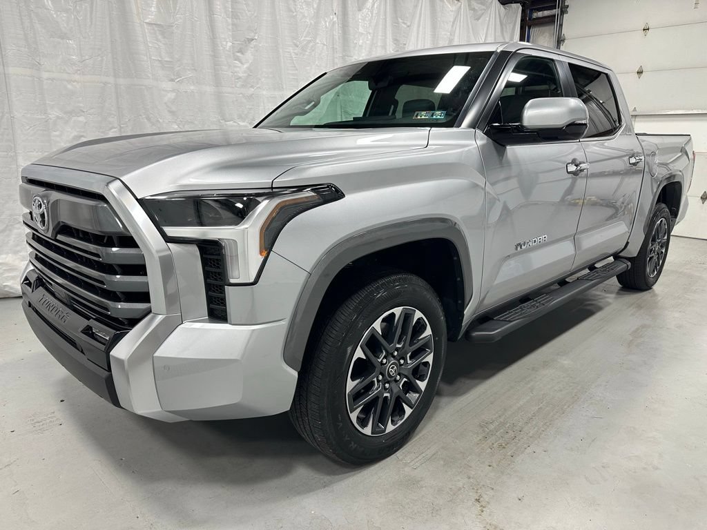 Used 2025 Toyota Tundra Limited AWD/4WD image 3