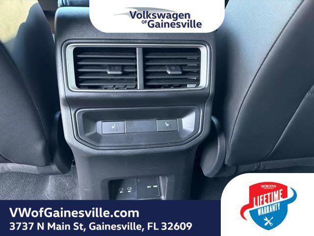 Certified 2024 Volkswagen Atlas Cross Sport SEL R-Line AWD/4WD image 14