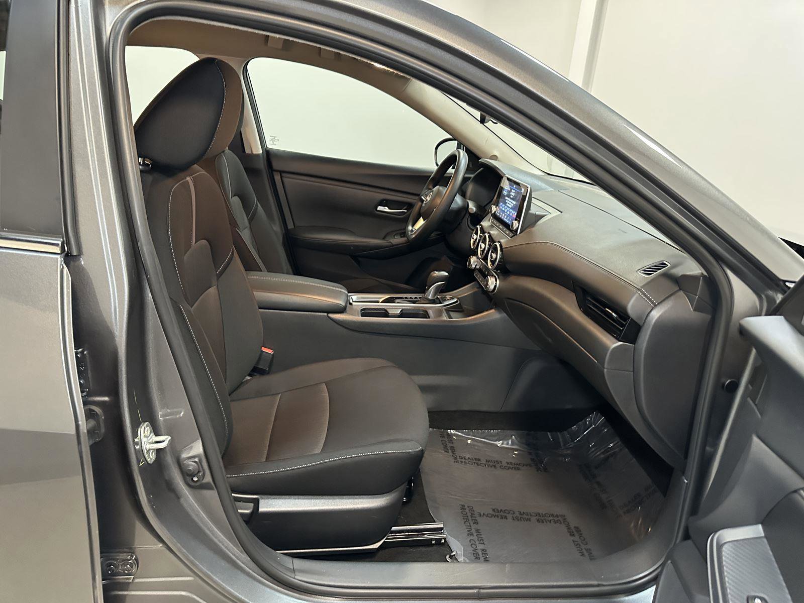 Used 2025 Nissan Sentra SV image 38