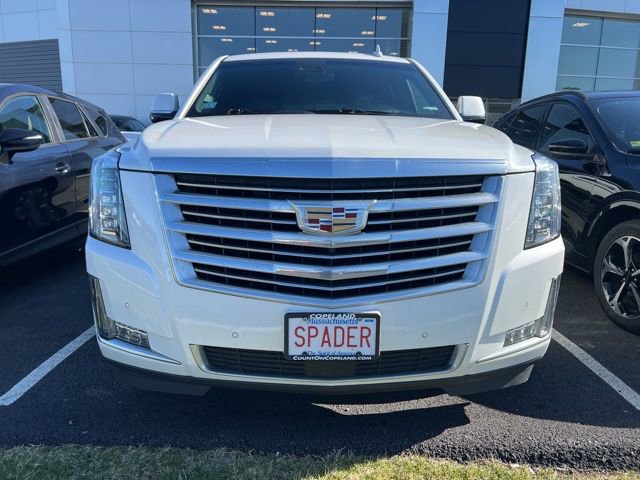 Used 2020 Cadillac Escalade Platinum AWD/4WD image 2