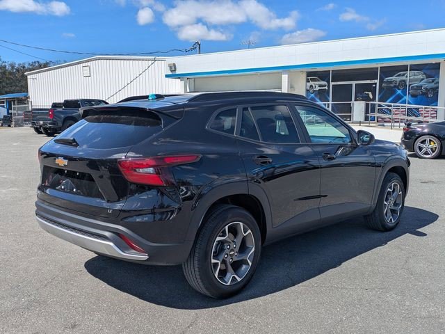 Certified 2025 Chevrolet Trax LT w/ LT Convenience Package image 8