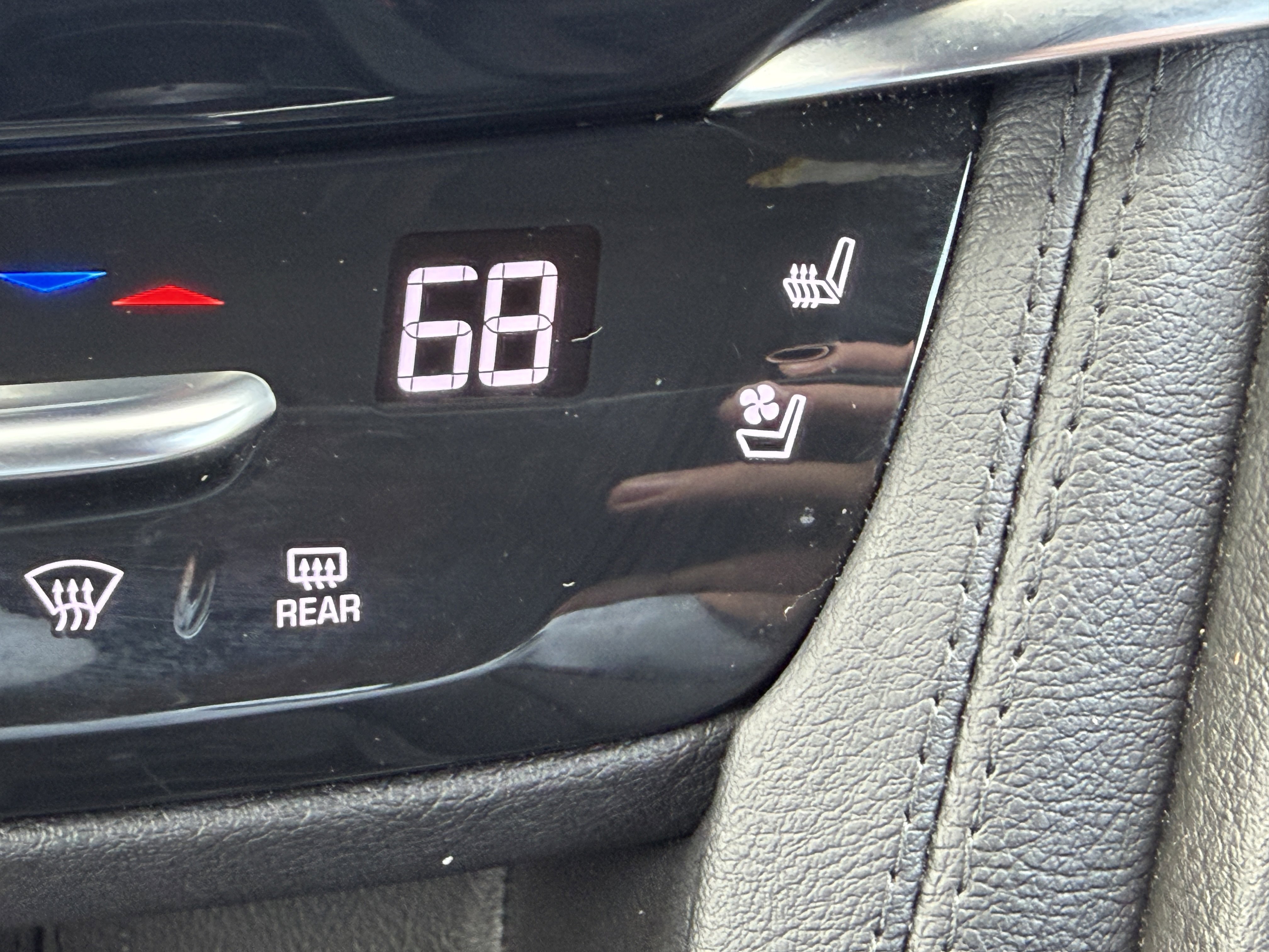 Certified 2025 Cadillac XT6 Sport w/ Platinum Package image 26