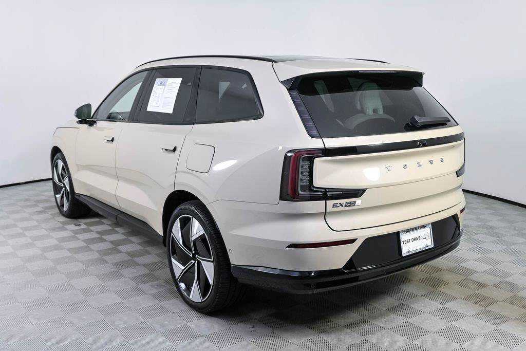 Certified 2025 Volvo EX90 Ultra AWD/4WD image 4
