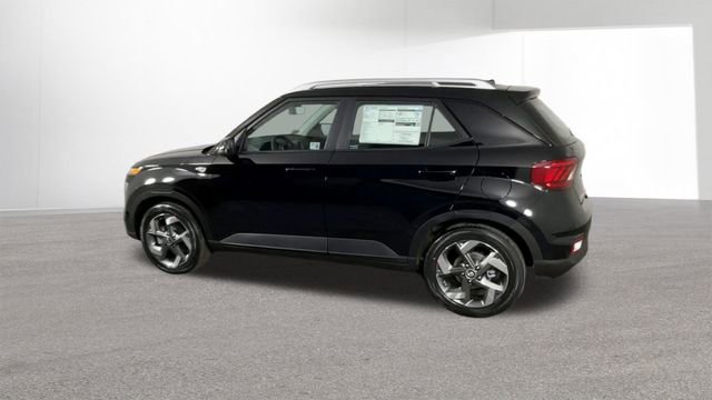 Certified 2025 Hyundai Venue SEL image 6