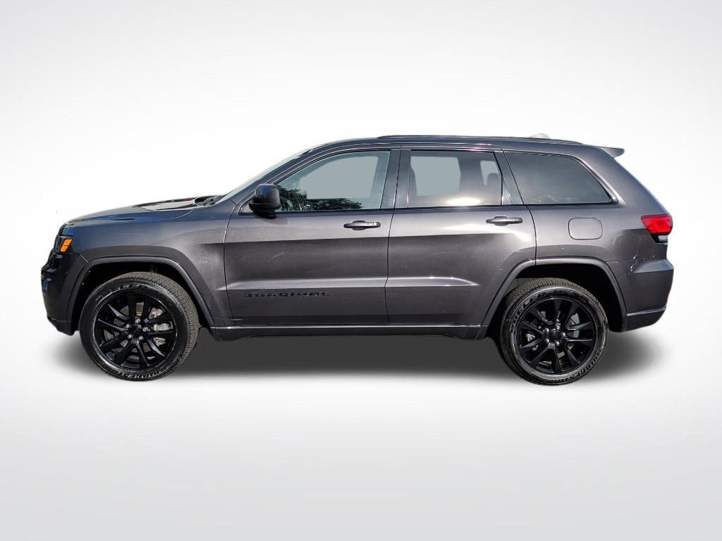 Used 2021 Jeep Grand Cherokee Laredo X image 2