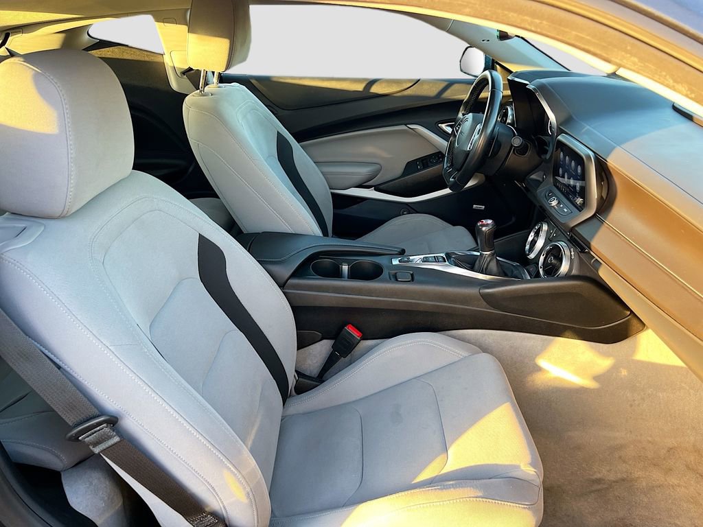 Used 2023 Chevrolet Camaro LT w/ Technology Package image 26