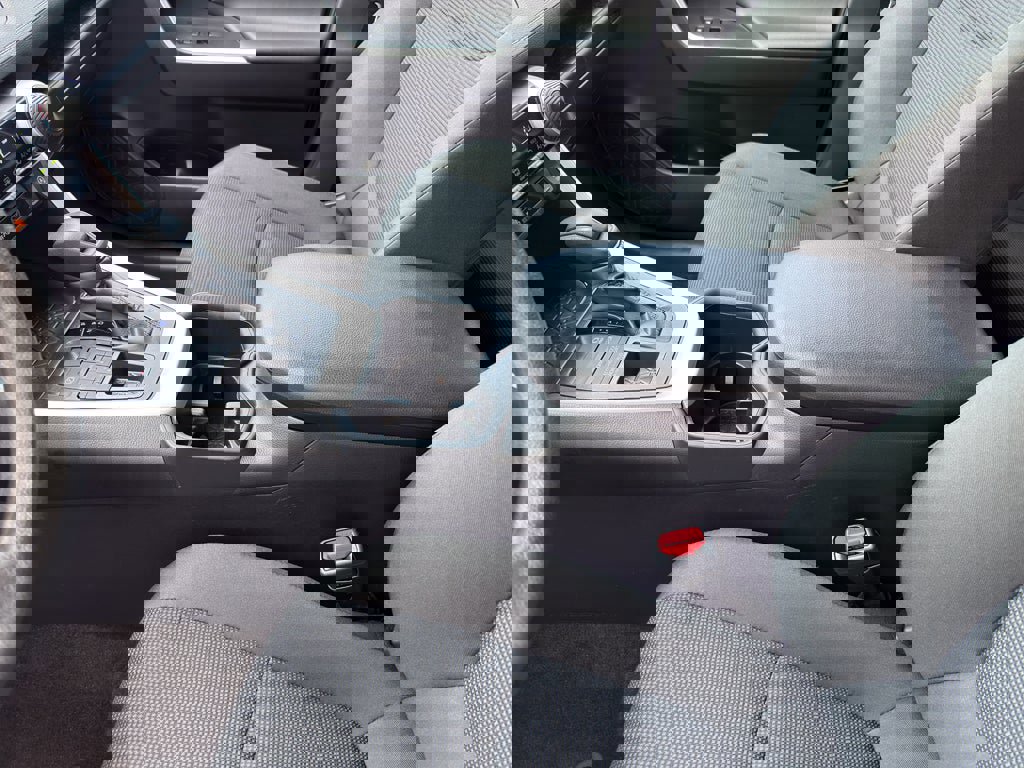 Used 2024 Toyota RAV4 LE image 13