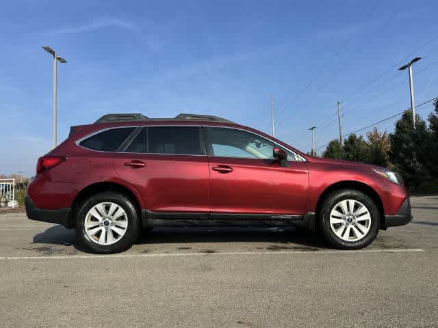 Used 2019 Subaru Outback 2.5i Premium w/ Popular Package #2 AWD/4WD image 3