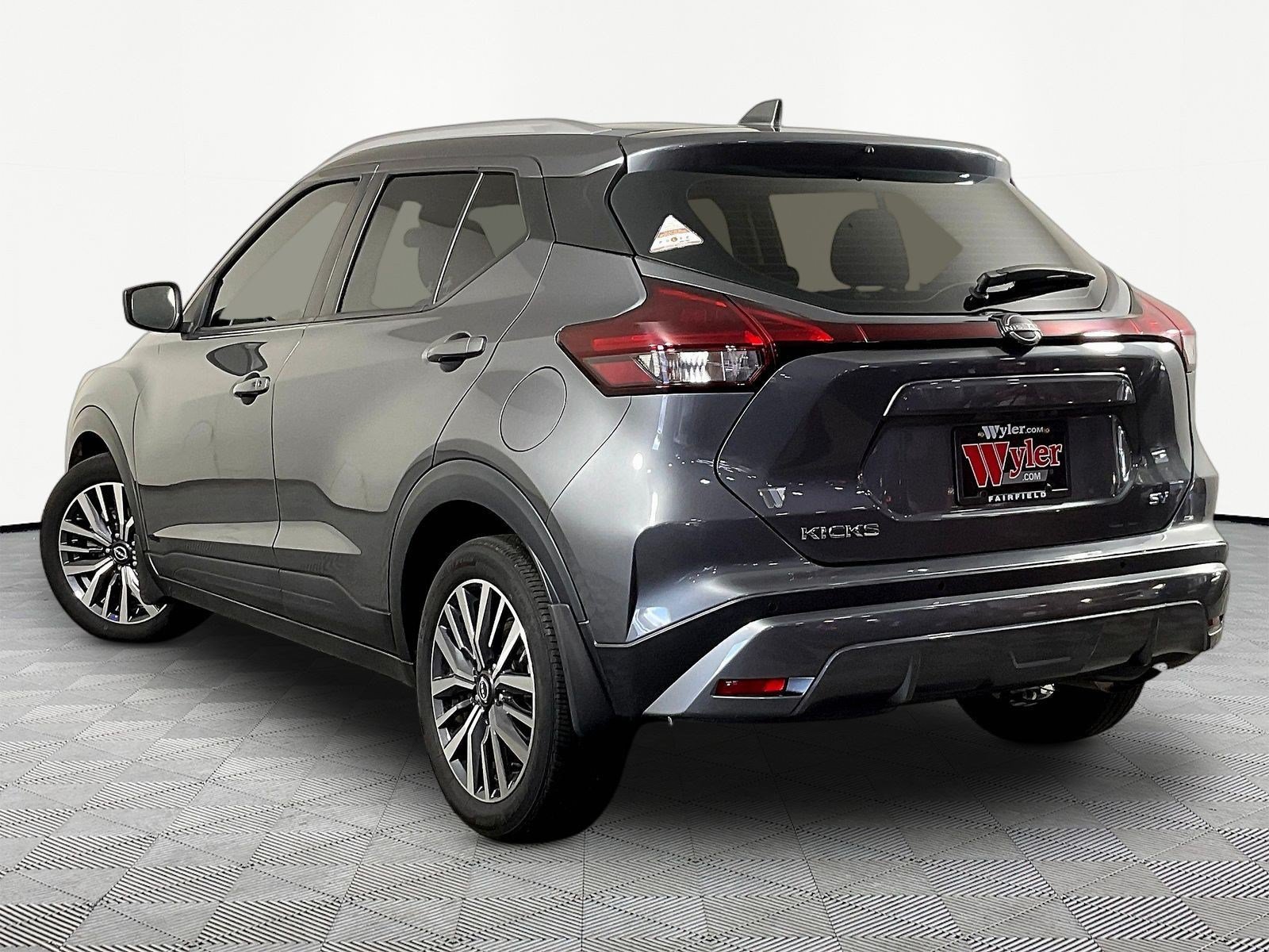 Used 2023 Nissan Kicks SV FWD image 4