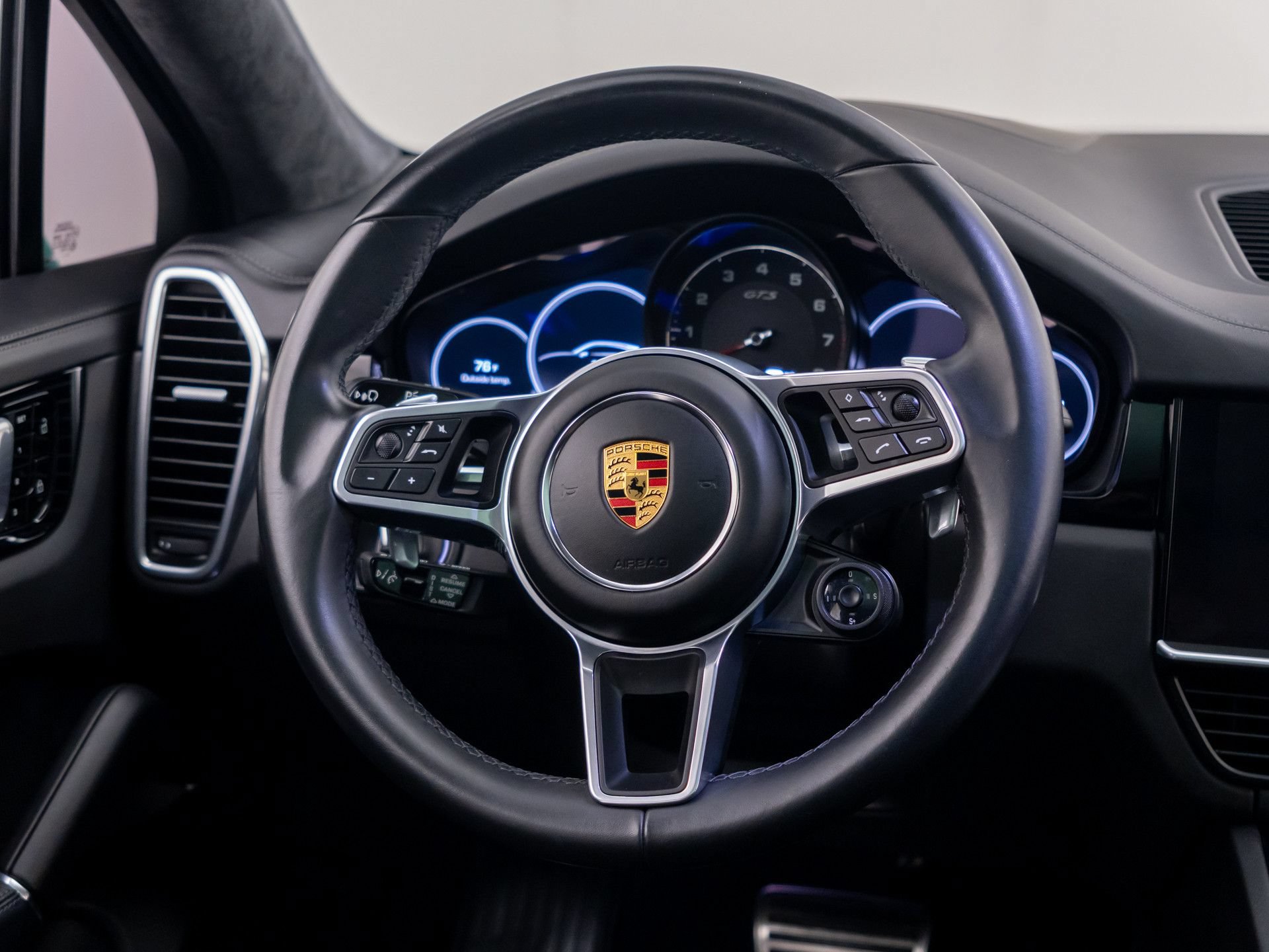 Certified 2021 Porsche Cayenne GTS w/ Premium Package Plus AWD/4WD image 18
