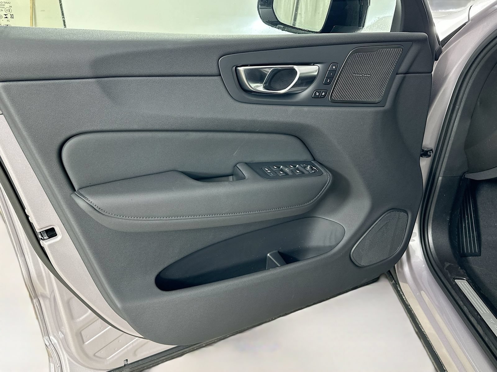 New 2026 Volvo XC60 B5 Plus w/ Protection Package Premier AWD/4WD image 16