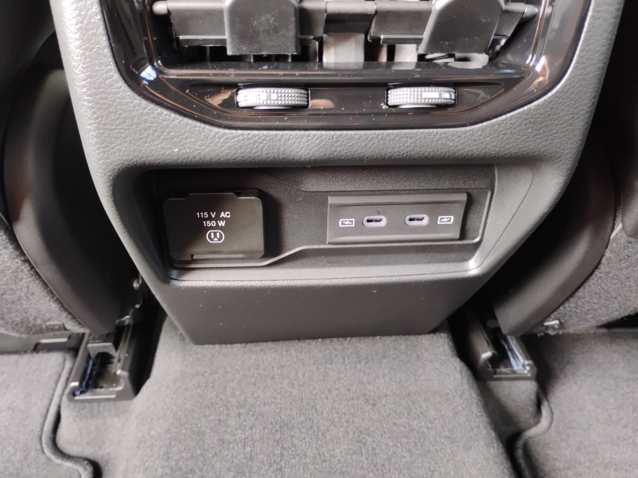 New 2027 Jeep Grand Cherokee Altitude AWD/4WD image 18