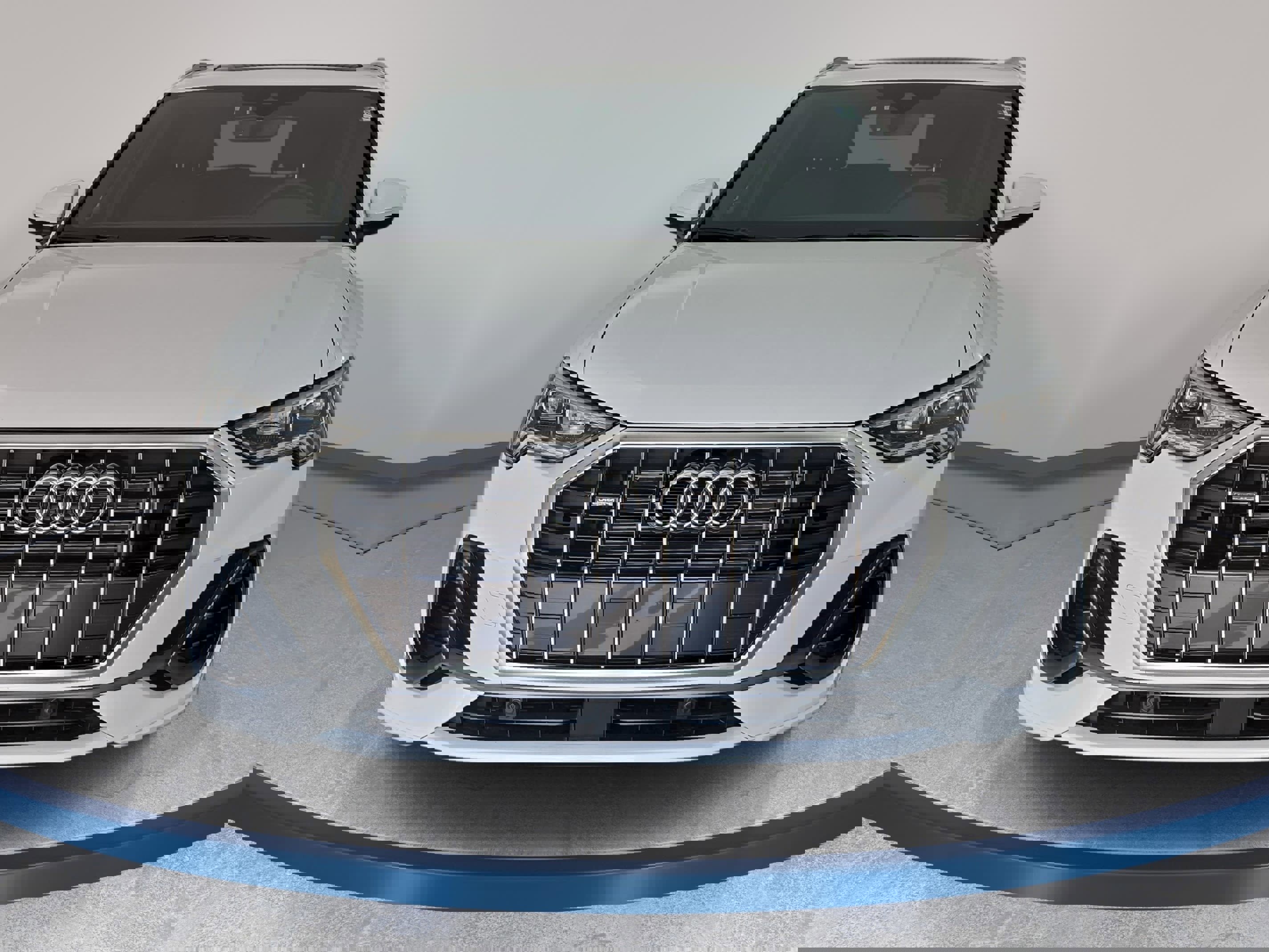 Used 2025 Audi Q3 2.0T Premium w/ Convenience Package image 2