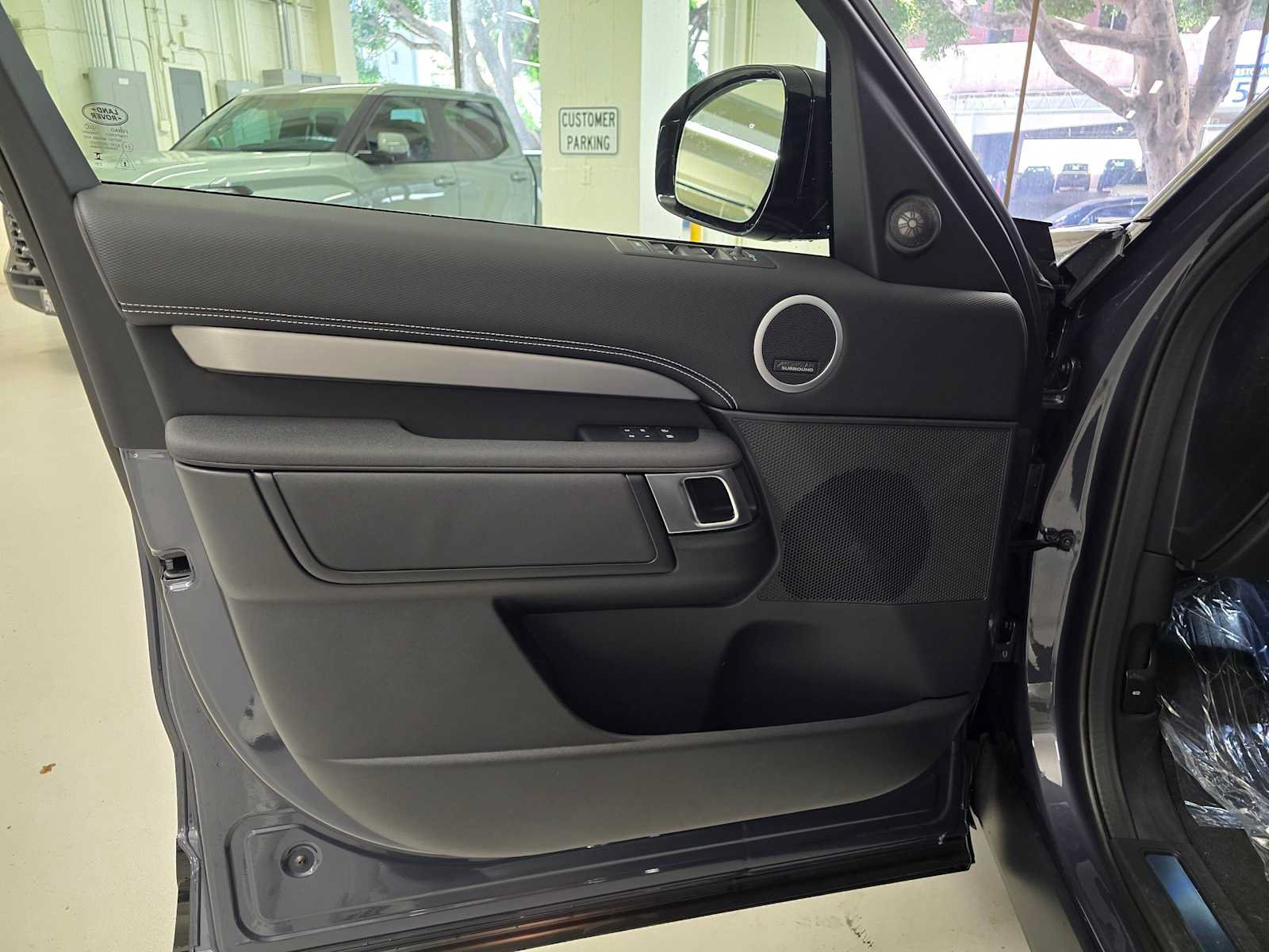 New 2026 Land Rover Discovery Limited Edition AWD/4WD image 21
