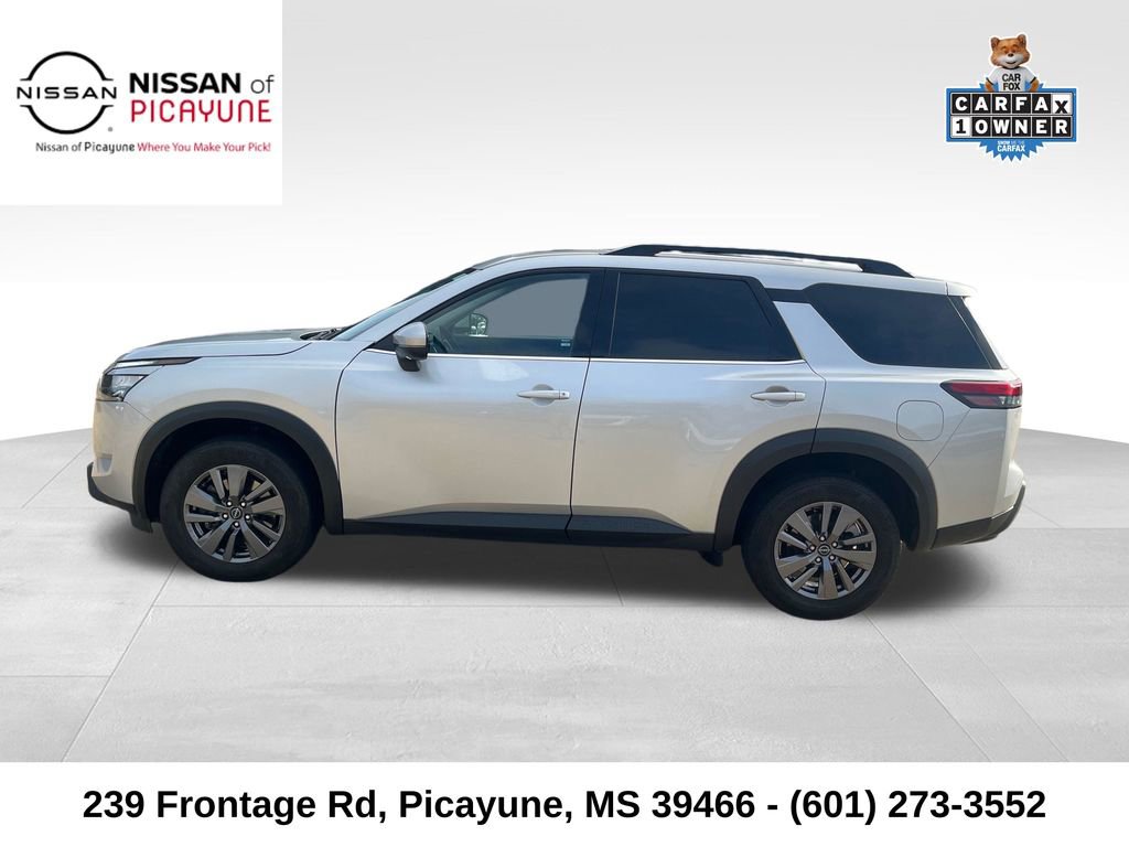 Used 2025 Nissan Pathfinder SV AWD/4WD image 2