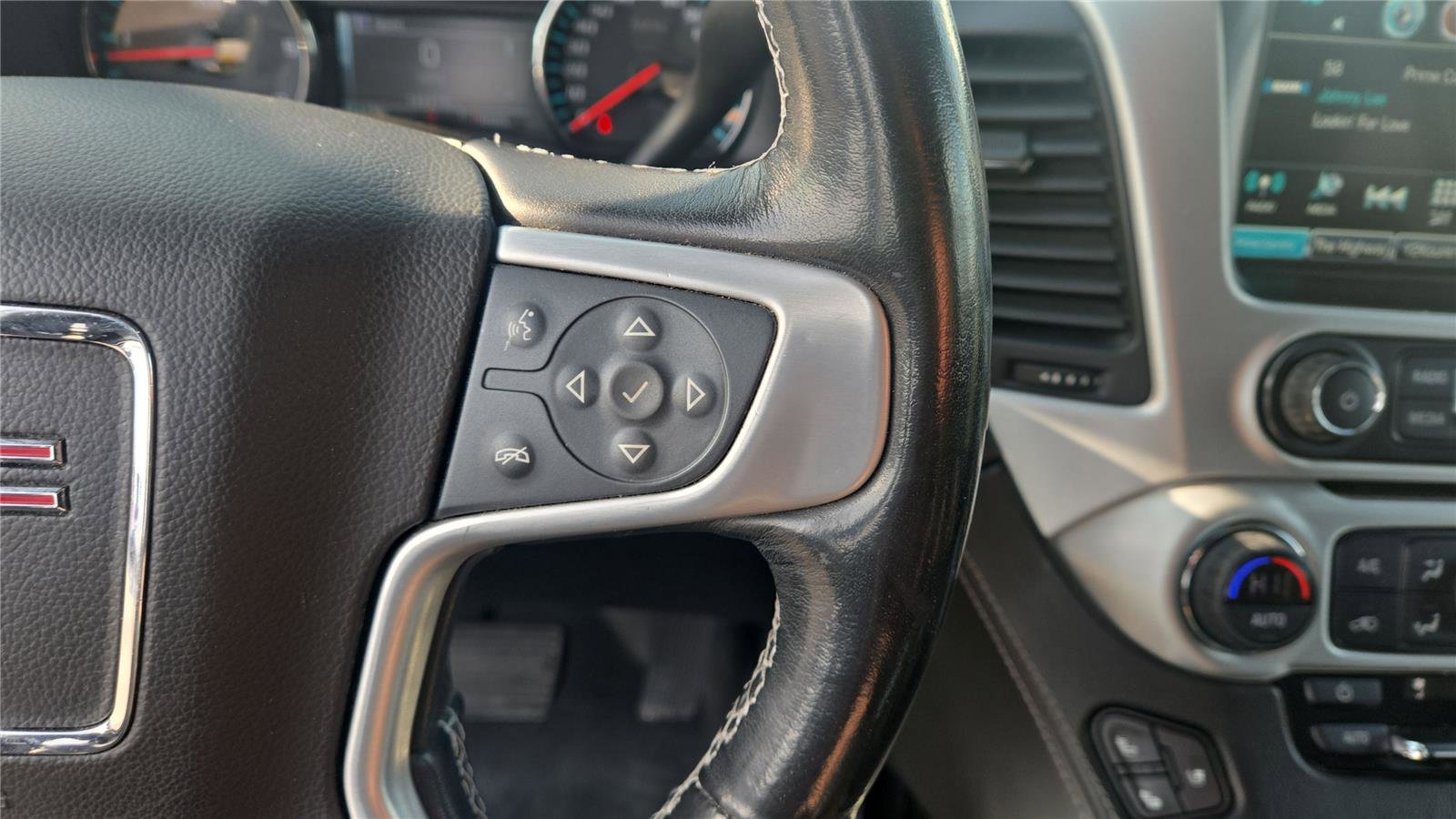 Used 2019 GMC Yukon SLT image 14