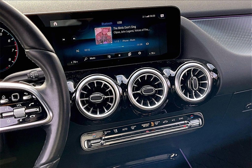 Used 2022 Mercedes-Benz GLA 250 4MATIC image 6