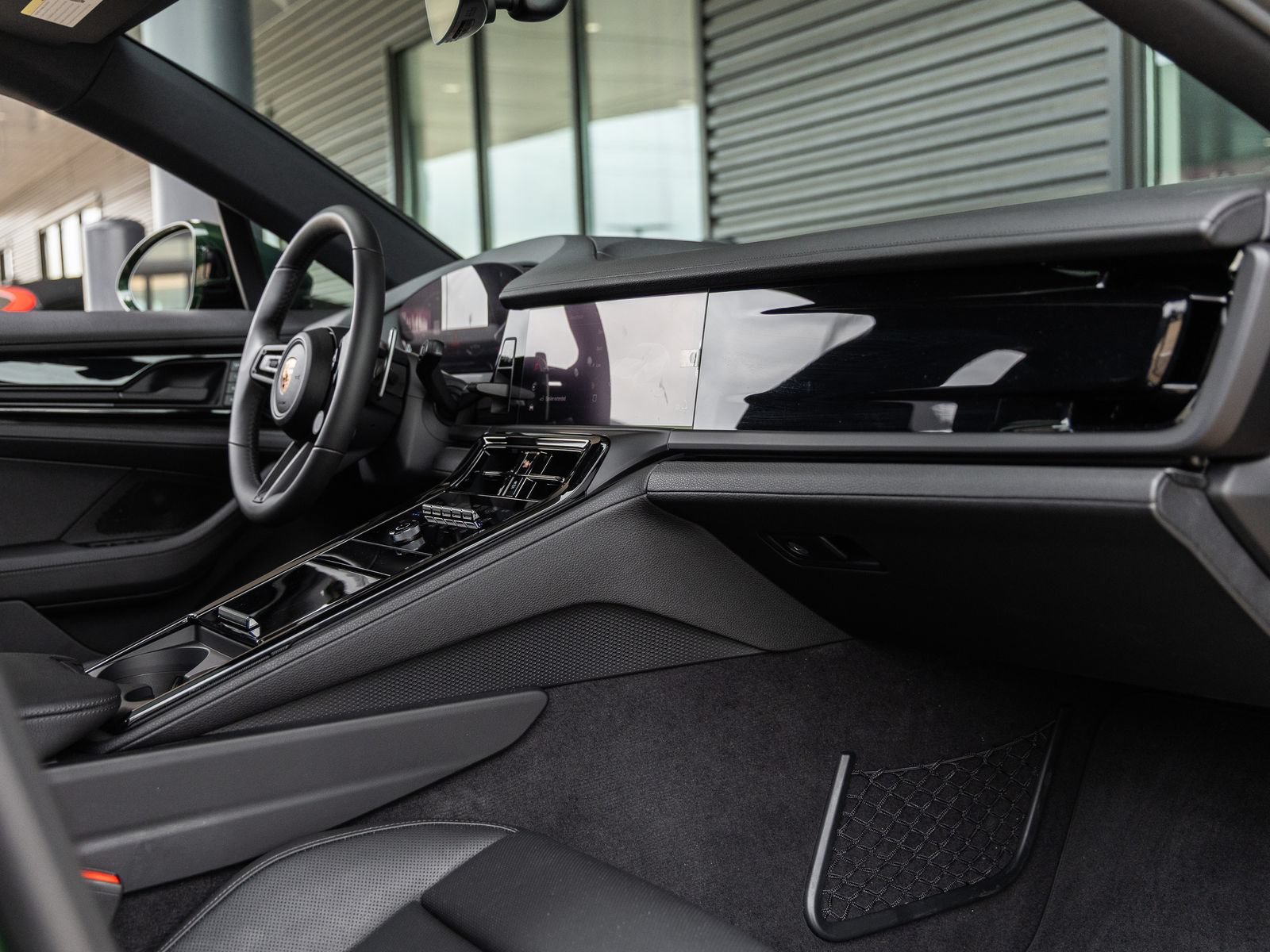 Certified 2025 Porsche Panamera image 47