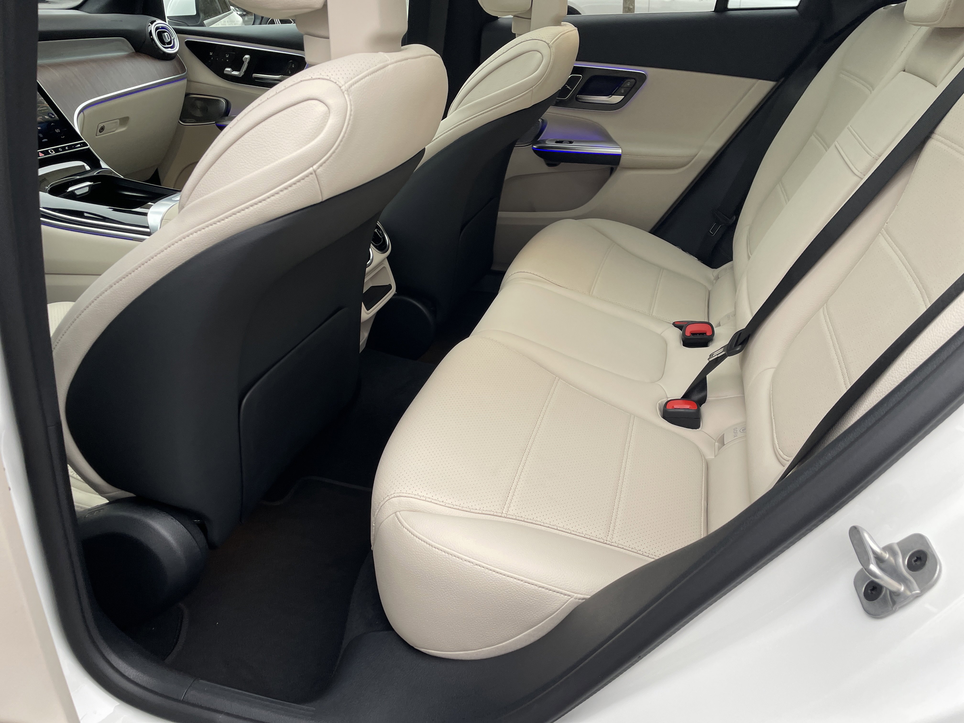 New 2026 Mercedes-Benz GLC 300 4MATIC image 37