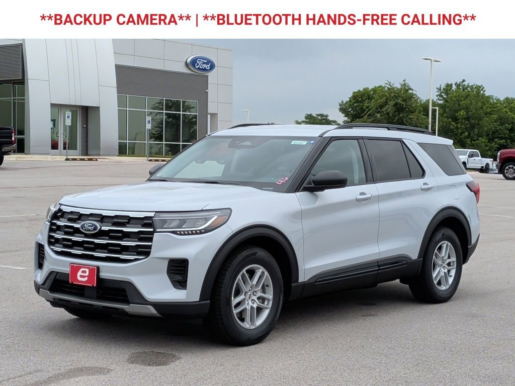 New 2026 Ford Explorer Active RWD image 3